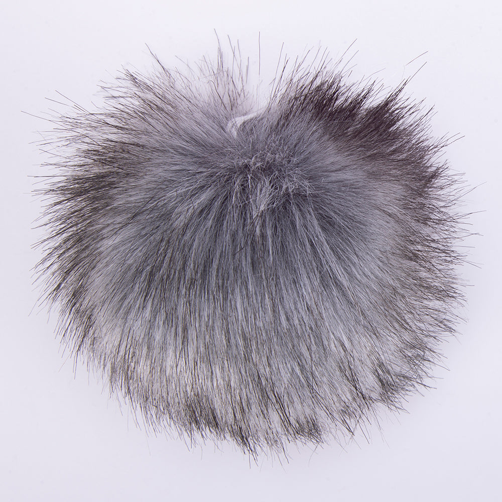 FURRY POMPONS