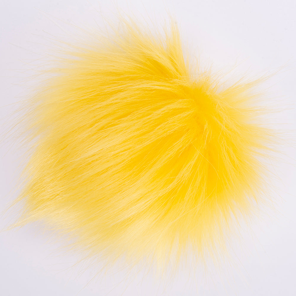 FURRY POMPONS